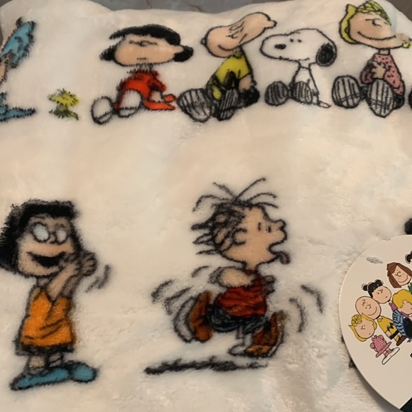 Peanuts Bedding Peanuts Velvet Soft Throw Blanket By Berkshire